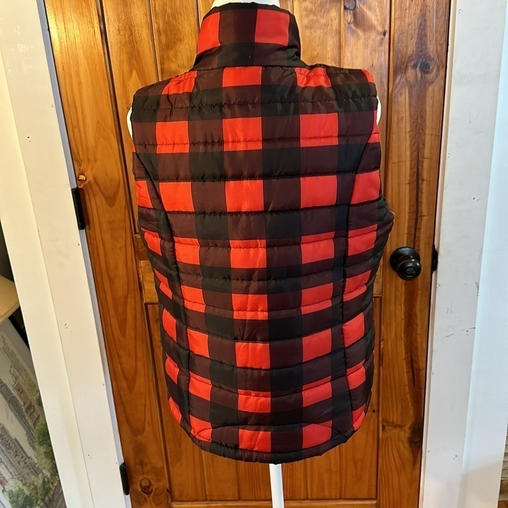 Rue 21 Buffalo Plaid puffer vest size L - Picture 3 of 8